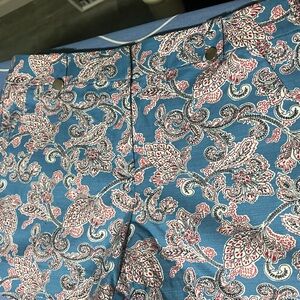 New Loft paisley print shorts Size 6 Retro Look